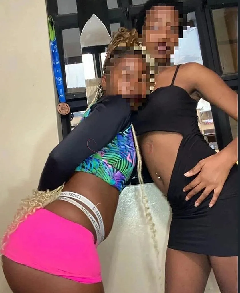 3 fille de 18 ans en partouse angré château baizz sans capot déplaceme